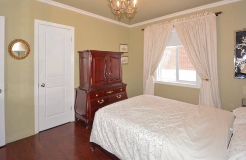 Saint-Simon Apartment | Entire Clean 3 Beds Apartment Near Crémazie Metro