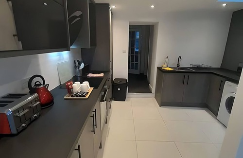 Llandaff North House | Entire Contemporary & spacious home with free street parking