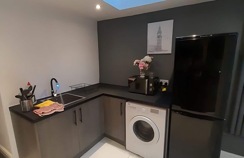 Llandaff North House | Entire Contemporary & spacious home with free street parking