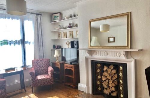 Wallingford Apartment | Entire Cottage Style flat in heart of Wallingford