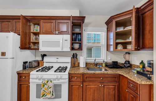 Seaside Heights Cottage | Entire Cottage. 2.5 blocks 2 beach. BBQ Grill. 4 beach badges.