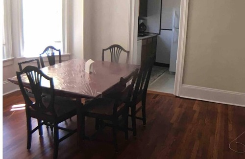 Detroit - Shoreway House | Entire Cozy Apartment in Ohio City. Near Downtown.