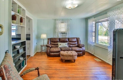 Austin House | Entire Cozy Comfortable Home Nearby Hardy Lake