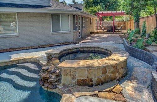 Norman House | Entire Cozy Getaway with Pool