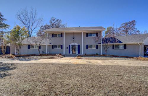 Norman House | Entire Cozy Getaway with Pool