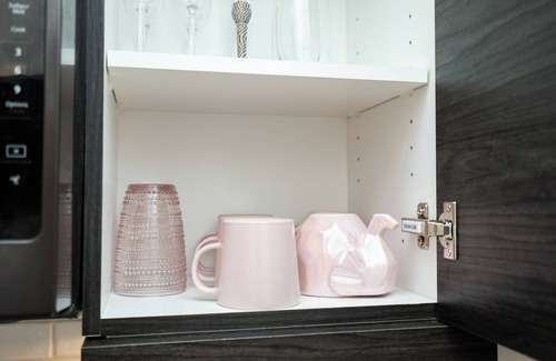 Fort Gary Condo | Entire Cozy Glitter wall 2 bedroom 1 bath condo