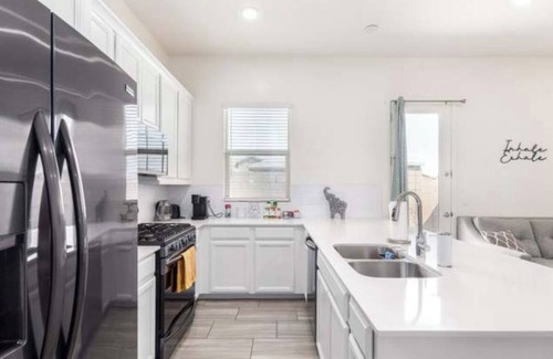 Surprise House | Entire cozy guesthouse casita