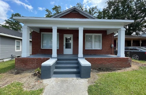 Greenville House | Entire Cozy Home Near ECU & Vidant Med Hospital!