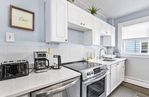 South Side House | Entire Cozy House near Moody St, Bentley, Brandeis