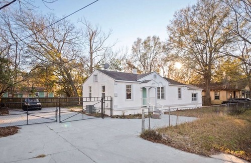 Jacksonville House | Entire cozy house near TIA Arena