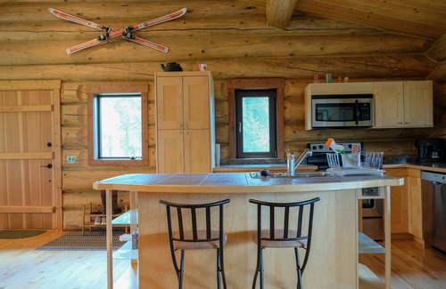 East Kootenay Ski Chalet | Entire custom crafted log Chalet near Fernie, B.C., sleeps 8