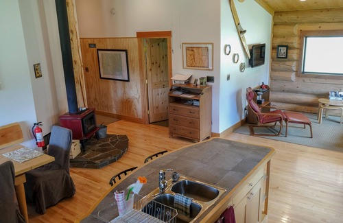 East Kootenay Ski Chalet | Entire custom crafted log Chalet near Fernie, B.C., sleeps 8