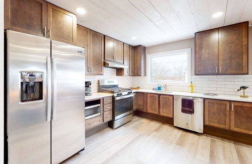 Lubec Apartment | Entire duplex with beautiful ocean views & 2 living spaces - walk to all of town