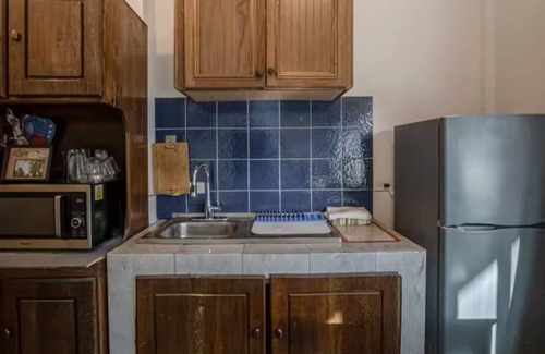 Dangriga House | Entire Duplex with 2 separate apartments, a rooftop bar and plunge pool.