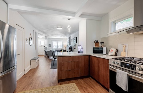The Beach Triangle House | Entire Family Home by the Beach > 3 Beds & Parking