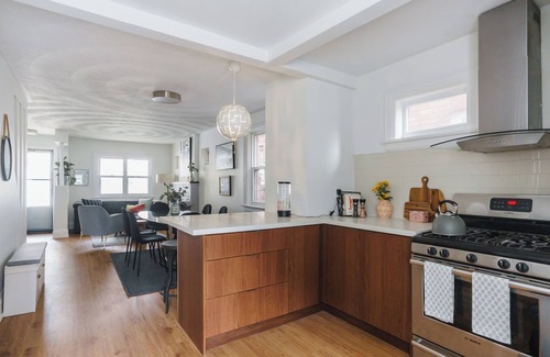 The Beach Triangle House | Entire Family Home by the Beach > 3 Beds & Parking