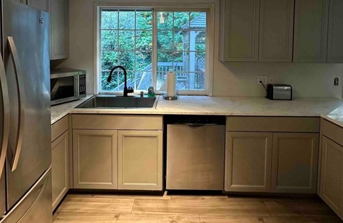 Maltby House | Entire Family Home Located Outside City! Family-Friendly!