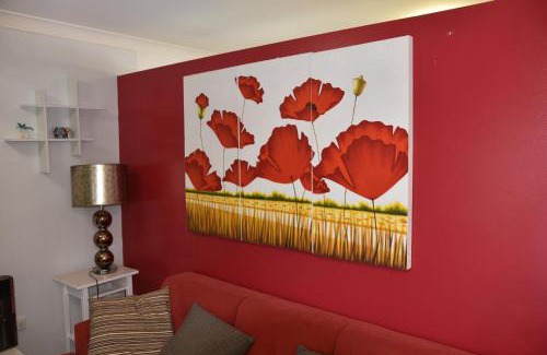Mount Louisa House | Entire Family Home with private pool