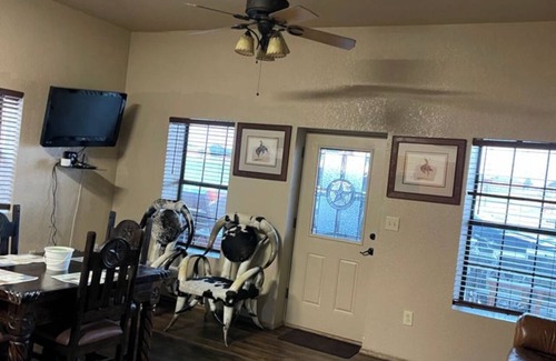 Decatur Other | Entire Farmhouse Decatur —-5 minutes from the city