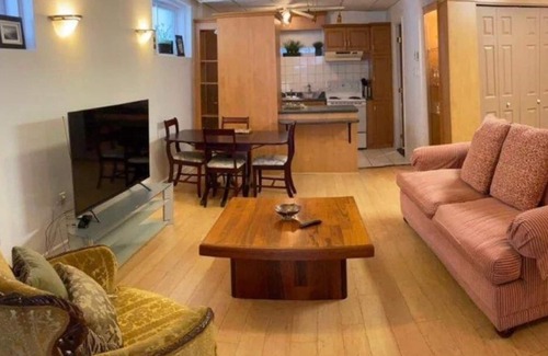 Saint-Simon Apartment | Entire Furnished Apartment Near to Crémazie Metro