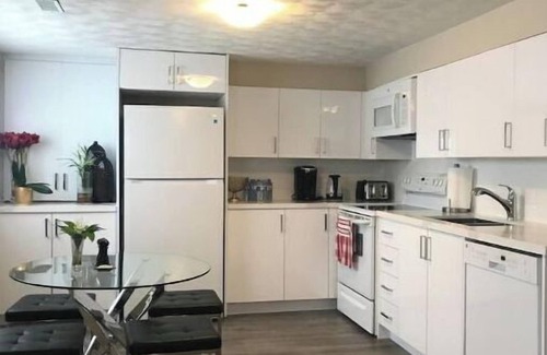 Peterborough House | Entire guest suite Warm just like home close by PRHC