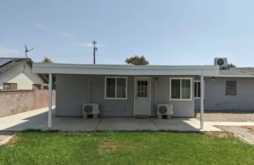 Lancaster House | Entire Guesthome With own Bath/kitchen/2 Bdrm