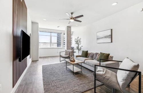 Baton Rouge Apartment | Entire High-Rise Apartment - 2BD