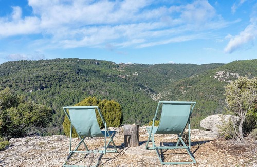 Montblanc House | Entire holiday home 'Mas De L'Arlequi' with Mountain View, Private Pool and Wi-Fi