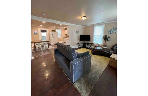 Capitol Hill House | Entire Home 5 min from SLC Capital, downtown, shopping, ski resorts and more