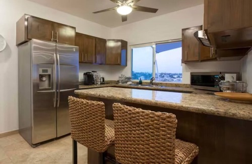 Colina del Sol House | Entire Home 6 Beds Sleeps 10 Pool Jacuzzi and Gym