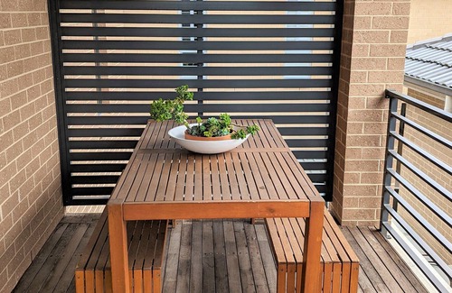 New Lambton House | Entire Home: 600m to Hospital; Local Shops + Park