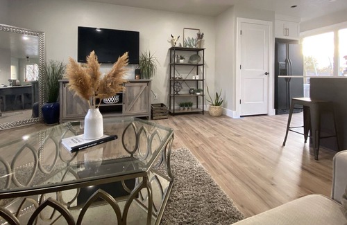 Ogden House | Entire Home/Apt with Mtn Views! 5 mins to Hiking and 25th St