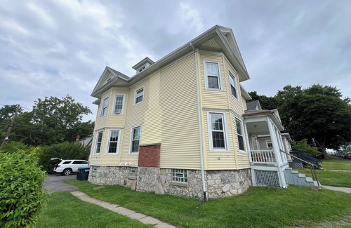 Geneva House | Entire Home: Central & Spacious 8BD 2.5 BA in DT Geneva