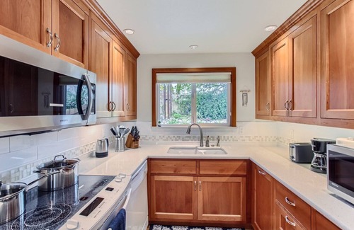 Greenburg House | Entire home: Charming Home with Beautiful Yard