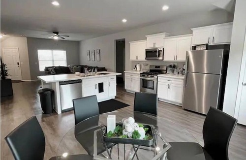 Bixby House | Entire home, family friendly. Your home away from home!