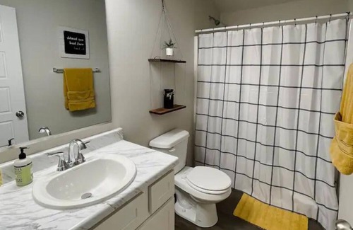 Bixby House | Entire home, family friendly. Your home away from home!