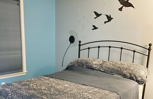 Jacksonville House | Entire Home Fully Furnished Super Clean, Close To Everything