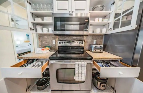 Boyette Springs House | Entire home, Heated Pool, Lake view and Gazebo!