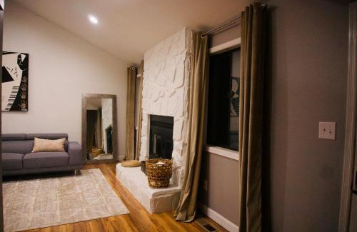 Athens Apartment | Entire home in Athens, Georgia with Piano