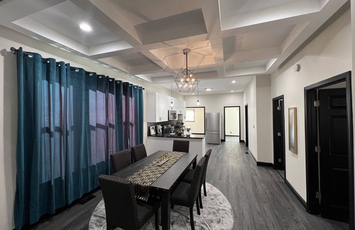 Auburn Gresham House | Entire Home in Chicago (Pet-Friendly)