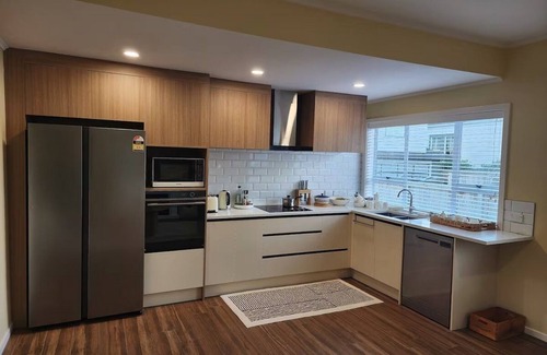 Greenlane - Ellerslie House | Entire home in Greenlane