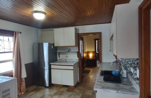 Midland House | Entire Home in Midland with seasonal Cottage Patio Suite
