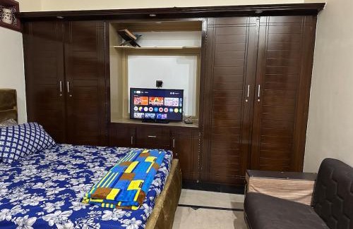 Peshawar Apartment | Entire Home in Peshawar Gulbahar