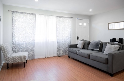 Milford Mill House | ENTIRE HOME IN RANDALLSTOWN, MAYLAND, UNITED STATES