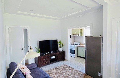 Rockdale House | Entire home in Rockdale, Australian6 guests2 bedrooms3 beds1 bath