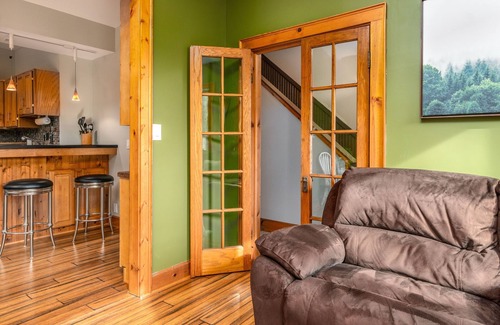 Downtown Buffalo House | Entire Home in the Heart of Allentown — Private Parking