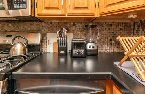 Downtown Buffalo House | Entire Home in the Heart of Allentown — Private Parking