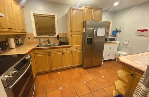 Rexdale House | Entire Home in Toronto - 10 mins YYZ