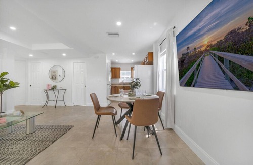 Grandview Heights Apartment | Entire Home in City-Place, Convention Center