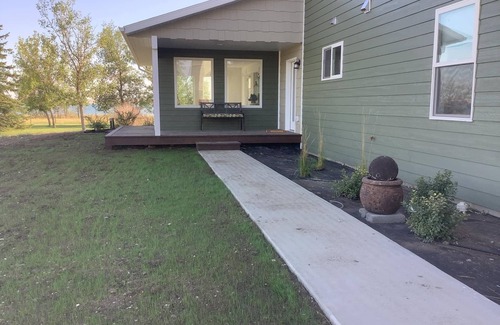 Valier House | Entire home in Valier, Montana